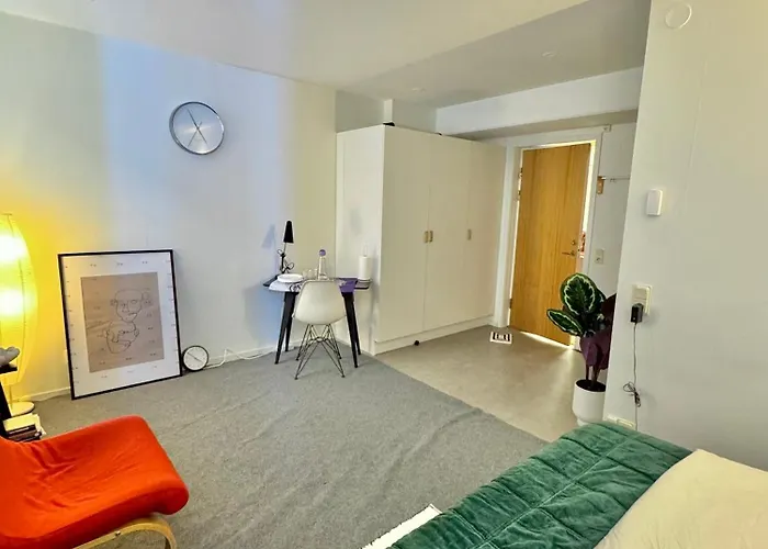 Nice Guest Apartment Within Walking Distance To Kalmar Central Station